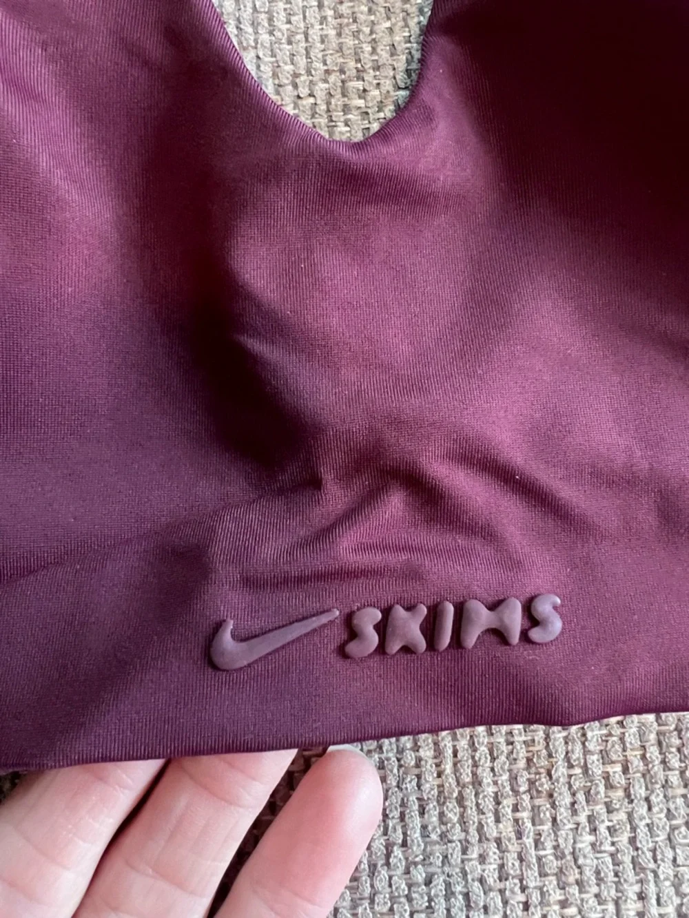 New NikeSKIMS Shine Bra - Picture 4 of 8